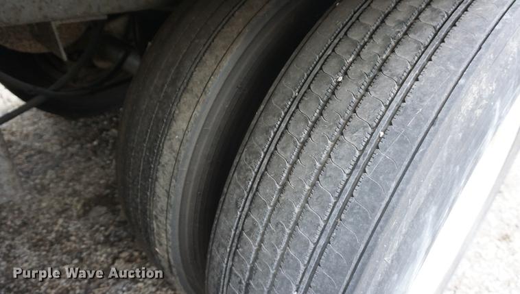 image for item DE3334 2004 Great Dane 7811TZ-1AW refrigerated van trailer