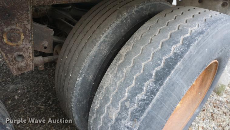 image for item DE3335 1993 Great Dane 7811TZ-1W50 dry van trailer