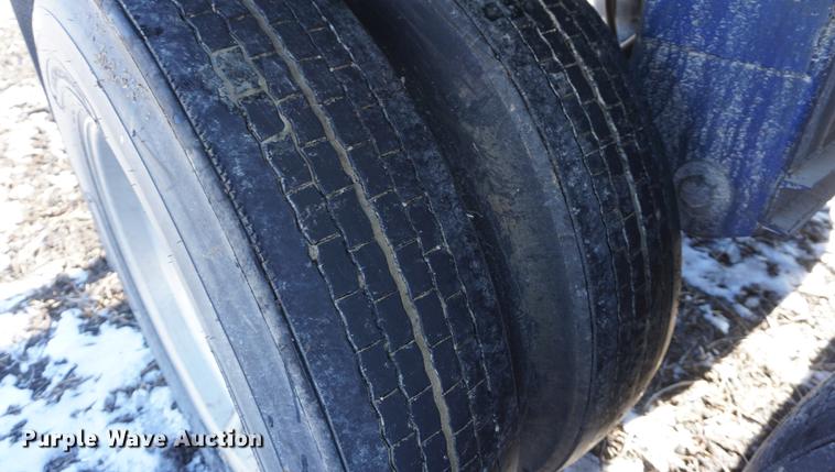 image for item DF1687 2016 Timpte Super Hopper double hopper grain trailer