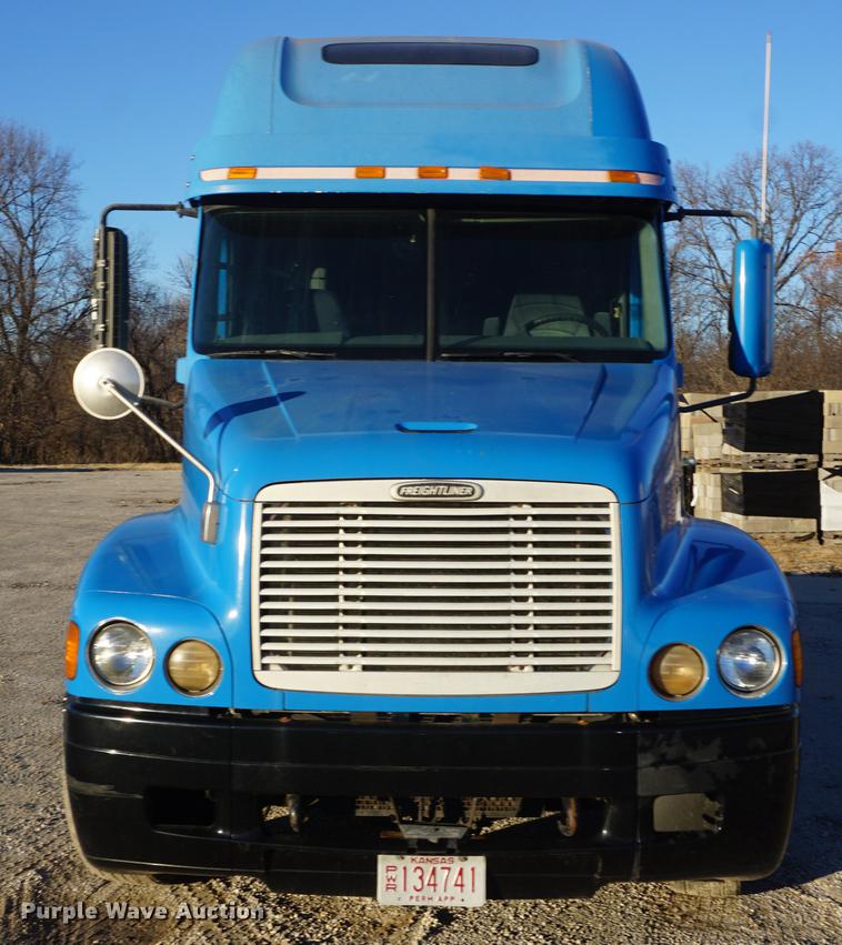image for item DF1731 2001 Freightliner Century Class ST semi truck