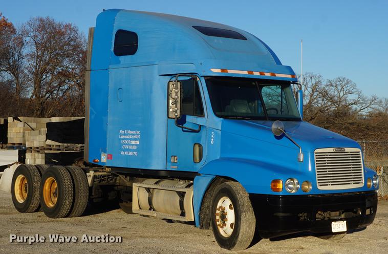 image for item DF1731 2001 Freightliner Century Class ST semi truck