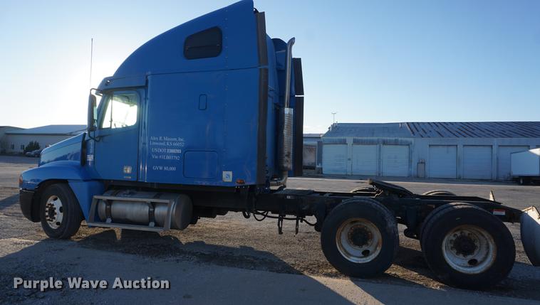 image for item DF1731 2001 Freightliner Century Class ST semi truck