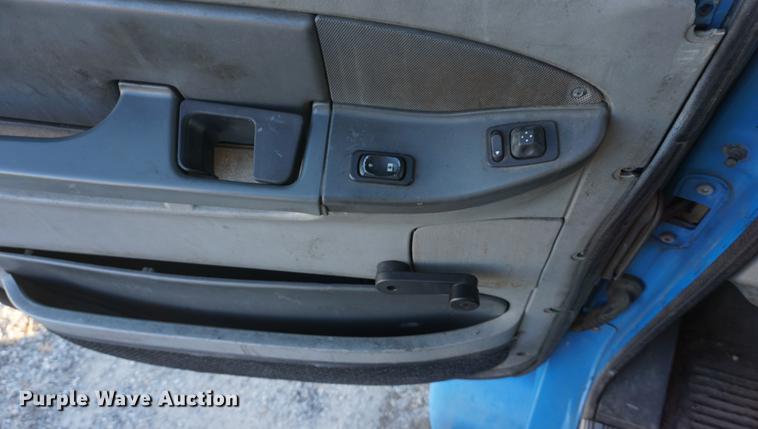 image for item DF1731 2001 Freightliner Century Class ST semi truck