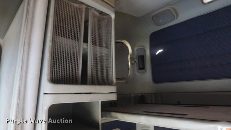 image for item DF1731 2001 Freightliner Century Class ST semi truck