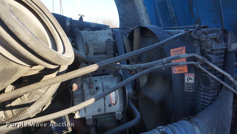 image for item DF1731 2001 Freightliner Century Class ST semi truck