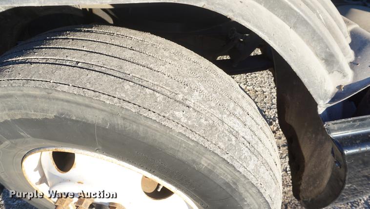 image for item DF1731 2001 Freightliner Century Class ST semi truck