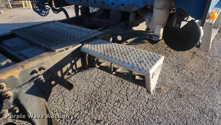 image for item DF1731 2001 Freightliner Century Class ST semi truck