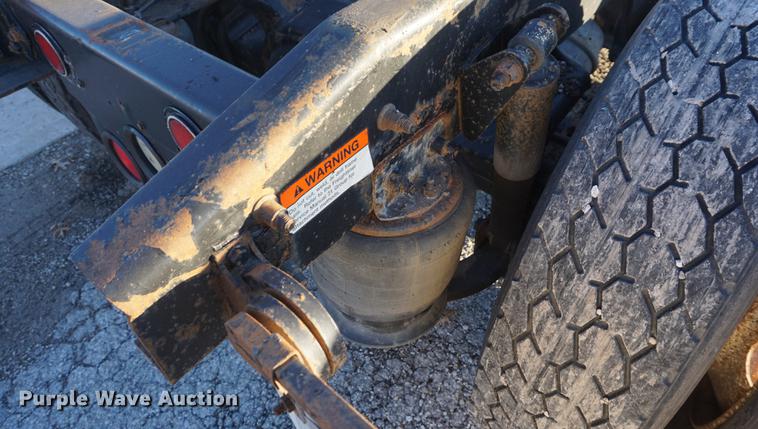 image for item DF1731 2001 Freightliner Century Class ST semi truck