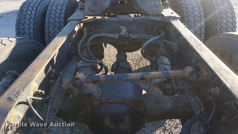 image for item DF1731 2001 Freightliner Century Class ST semi truck