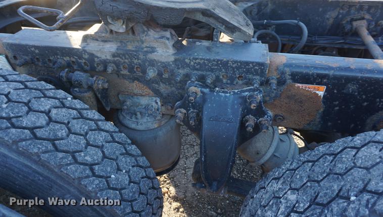 image for item DF1731 2001 Freightliner Century Class ST semi truck