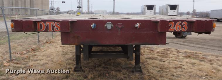 image for item DF1733 2008 Fontaine drop deck trailer