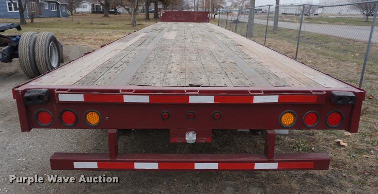 image for item DF1733 2008 Fontaine drop deck trailer