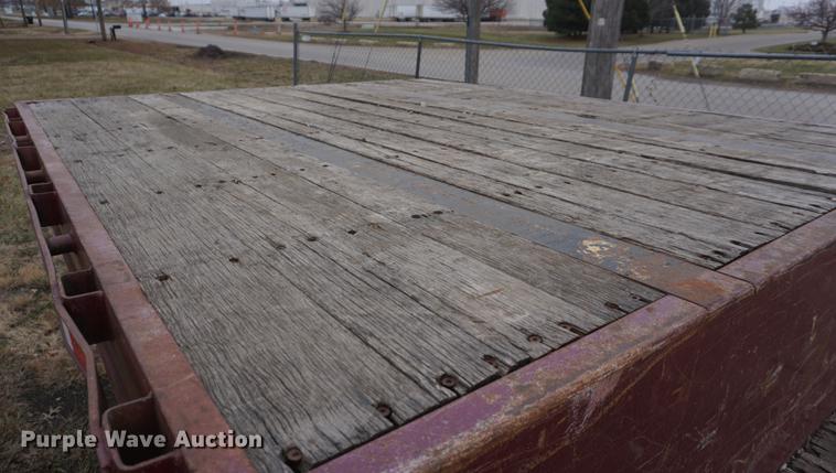 image for item DF1733 2008 Fontaine drop deck trailer