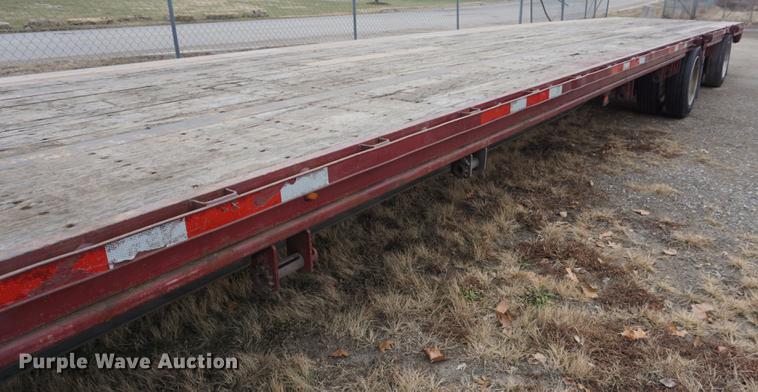 image for item DF1733 2008 Fontaine drop deck trailer