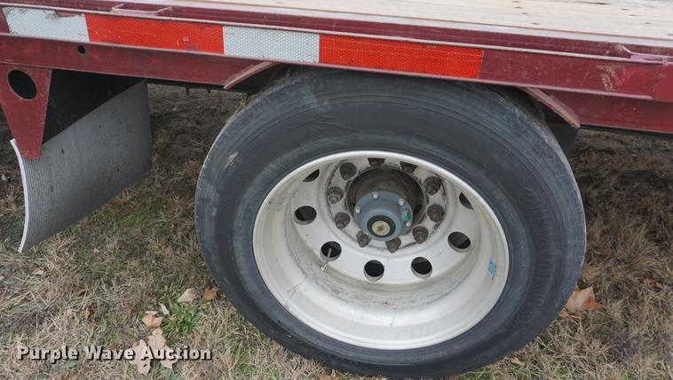 image for item DF1733 2008 Fontaine drop deck trailer