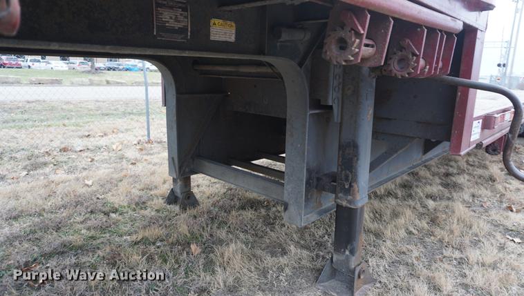 image for item DF1733 2008 Fontaine drop deck trailer