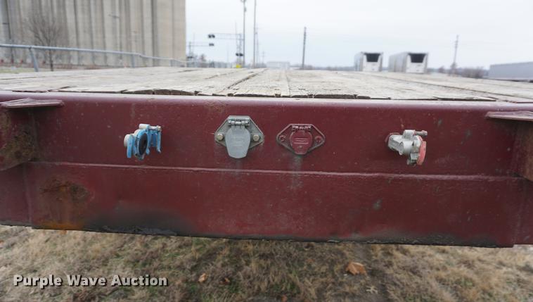 image for item DF1733 2008 Fontaine drop deck trailer