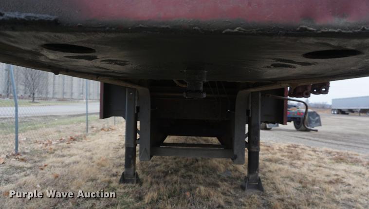 image for item DF1733 2008 Fontaine drop deck trailer