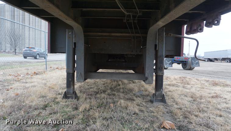 image for item DF1733 2008 Fontaine drop deck trailer