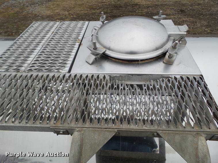 image for item EM9062 2002 Polar tank trailer