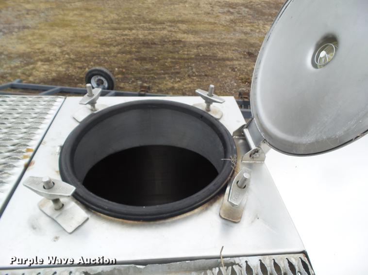 image for item EM9062 2002 Polar tank trailer