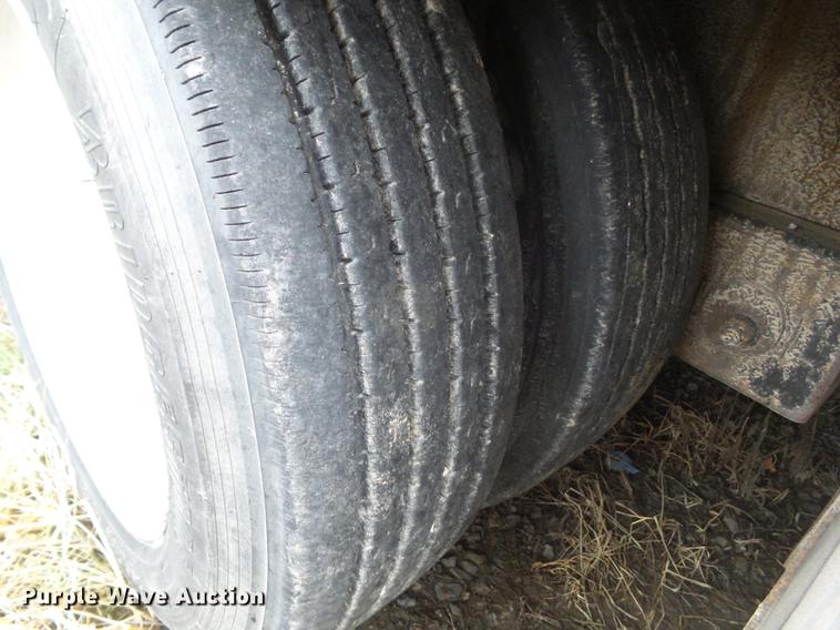 image for item EM9063 2007 Utilty drop deck trailer