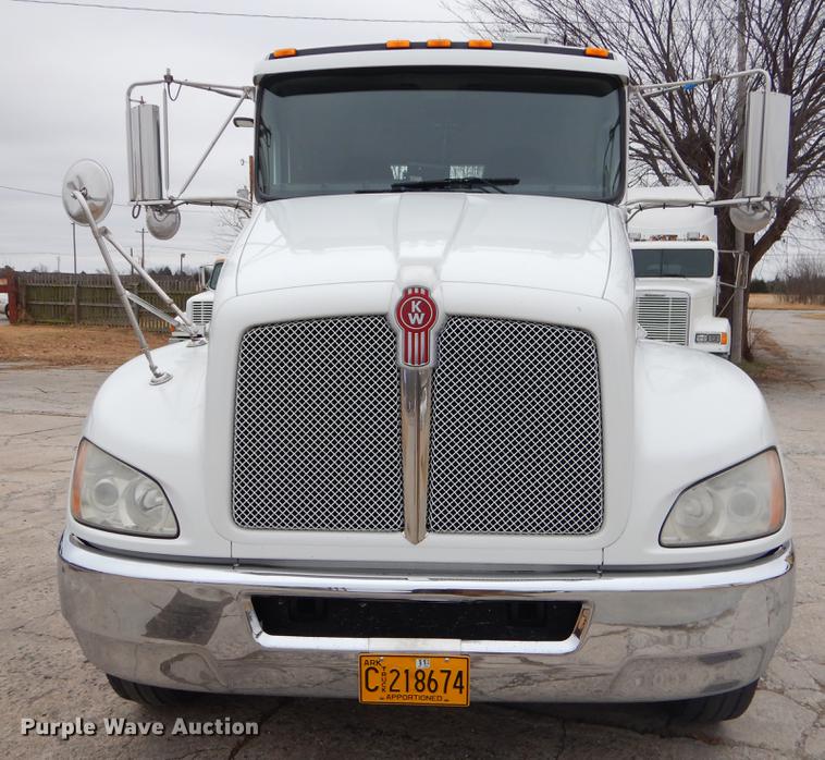 image for item ER9297 2009 Kenworth T370 semi truck