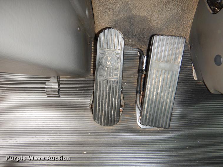 image for item ER9297 2009 Kenworth T370 semi truck