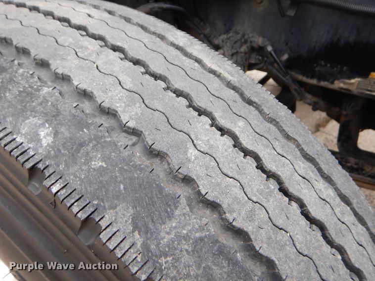 image for item ER9297 2009 Kenworth T370 semi truck