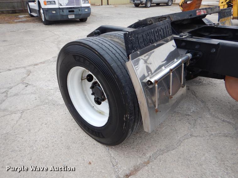 image for item ER9297 2009 Kenworth T370 semi truck