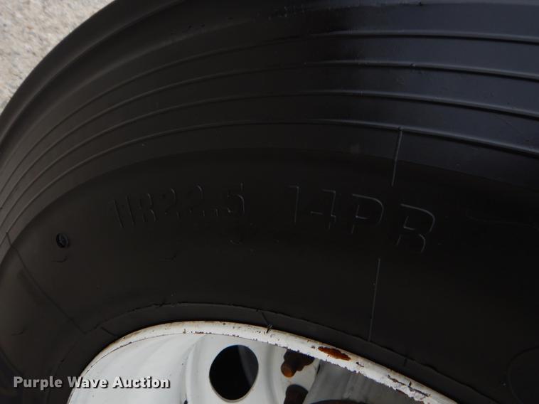 image for item ER9297 2009 Kenworth T370 semi truck