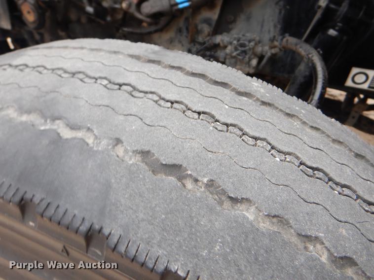 image for item ER9297 2009 Kenworth T370 semi truck