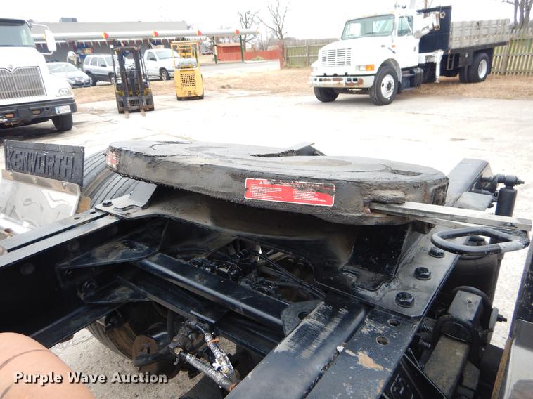 image for item ER9297 2009 Kenworth T370 semi truck