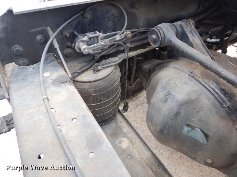 image for item ER9297 2009 Kenworth T370 semi truck