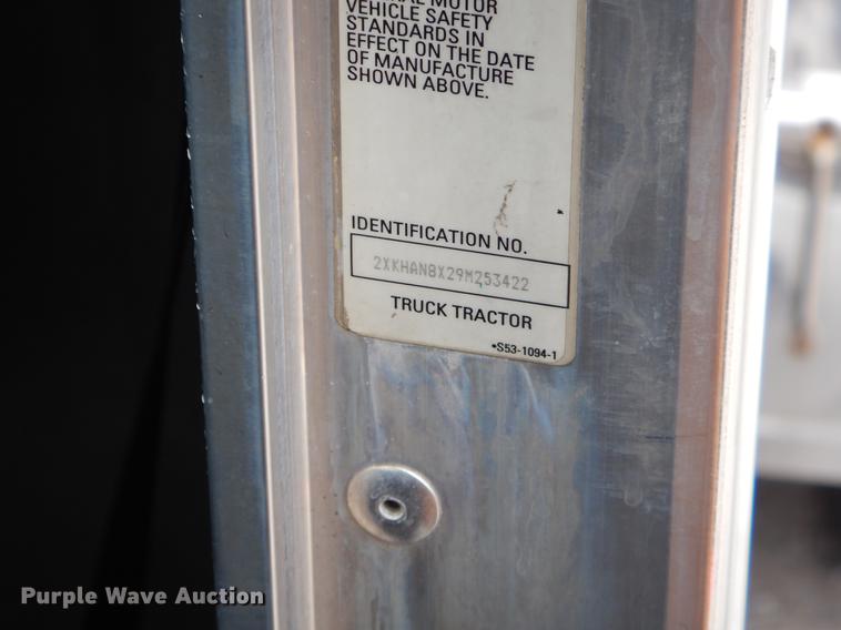 image for item ER9297 2009 Kenworth T370 semi truck