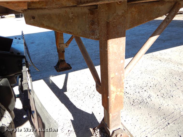 image for item ER9370 1972 Fruehauf dry van trailer