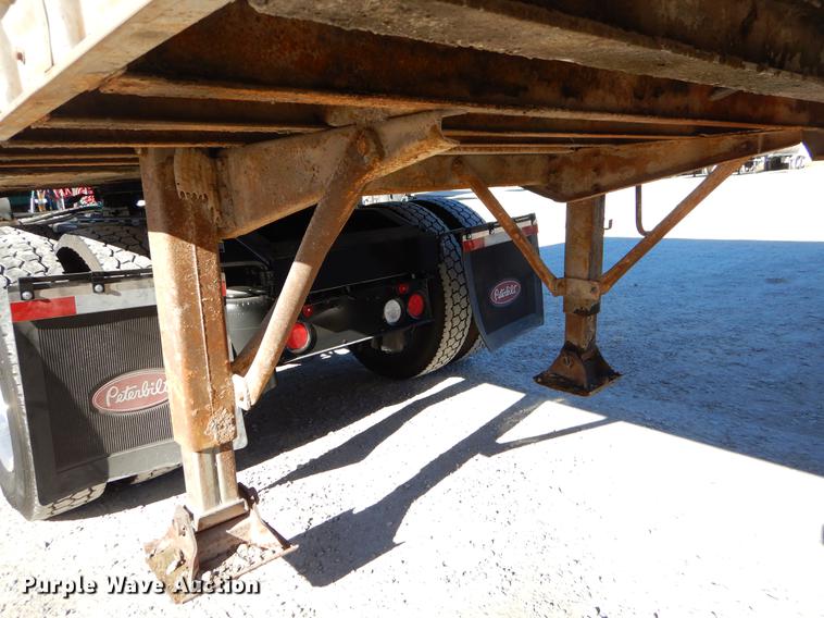 image for item ER9370 1972 Fruehauf dry van trailer