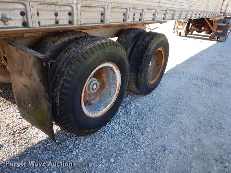 image for item ER9370 1972 Fruehauf dry van trailer