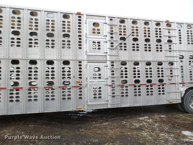image for item EW9839 2007 Wilson PSDCL-402 livestock trailer