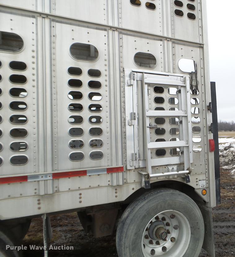 image for item EW9839 2007 Wilson PSDCL-402 livestock trailer
