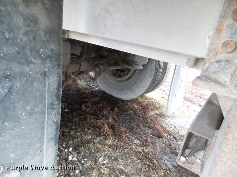 image for item EW9839 2007 Wilson PSDCL-402 livestock trailer