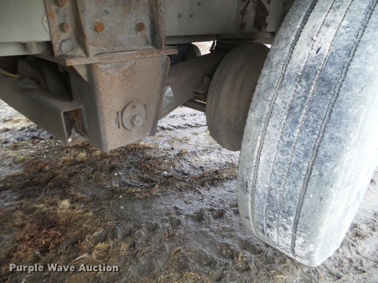 image for item EW9839 2007 Wilson PSDCL-402 livestock trailer