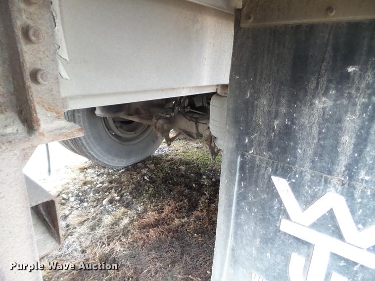 image for item EW9839 2007 Wilson PSDCL-402 livestock trailer