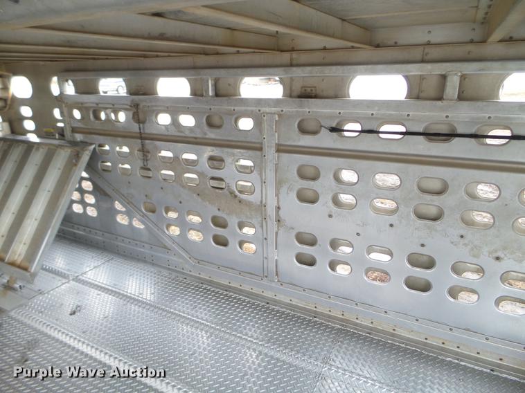 image for item EW9839 2007 Wilson PSDCL-402 livestock trailer