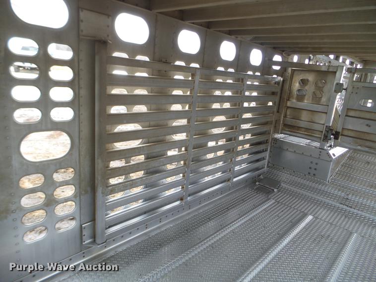 image for item EW9839 2007 Wilson PSDCL-402 livestock trailer