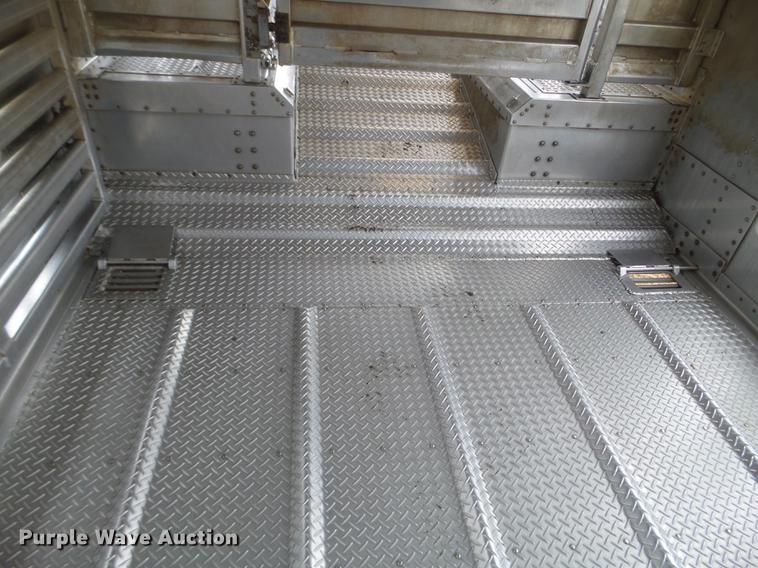 image for item EW9839 2007 Wilson PSDCL-402 livestock trailer