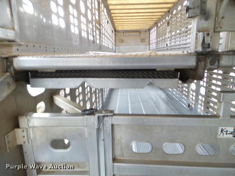 image for item EW9839 2007 Wilson PSDCL-402 livestock trailer