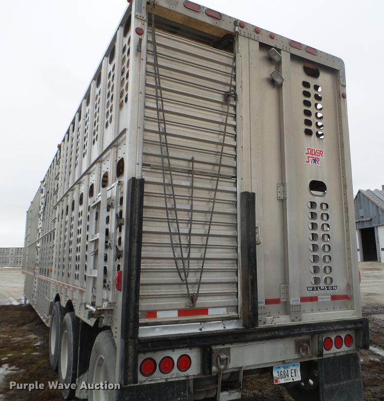 image for item EW9839 2007 Wilson PSDCL-402 livestock trailer