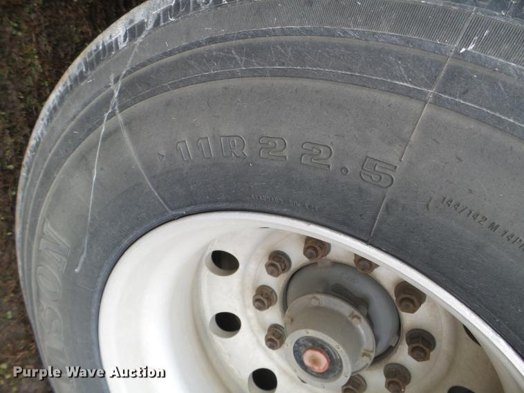 image for item EW9839 2007 Wilson PSDCL-402 livestock trailer