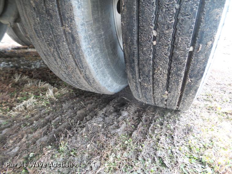 image for item EW9839 2007 Wilson PSDCL-402 livestock trailer
